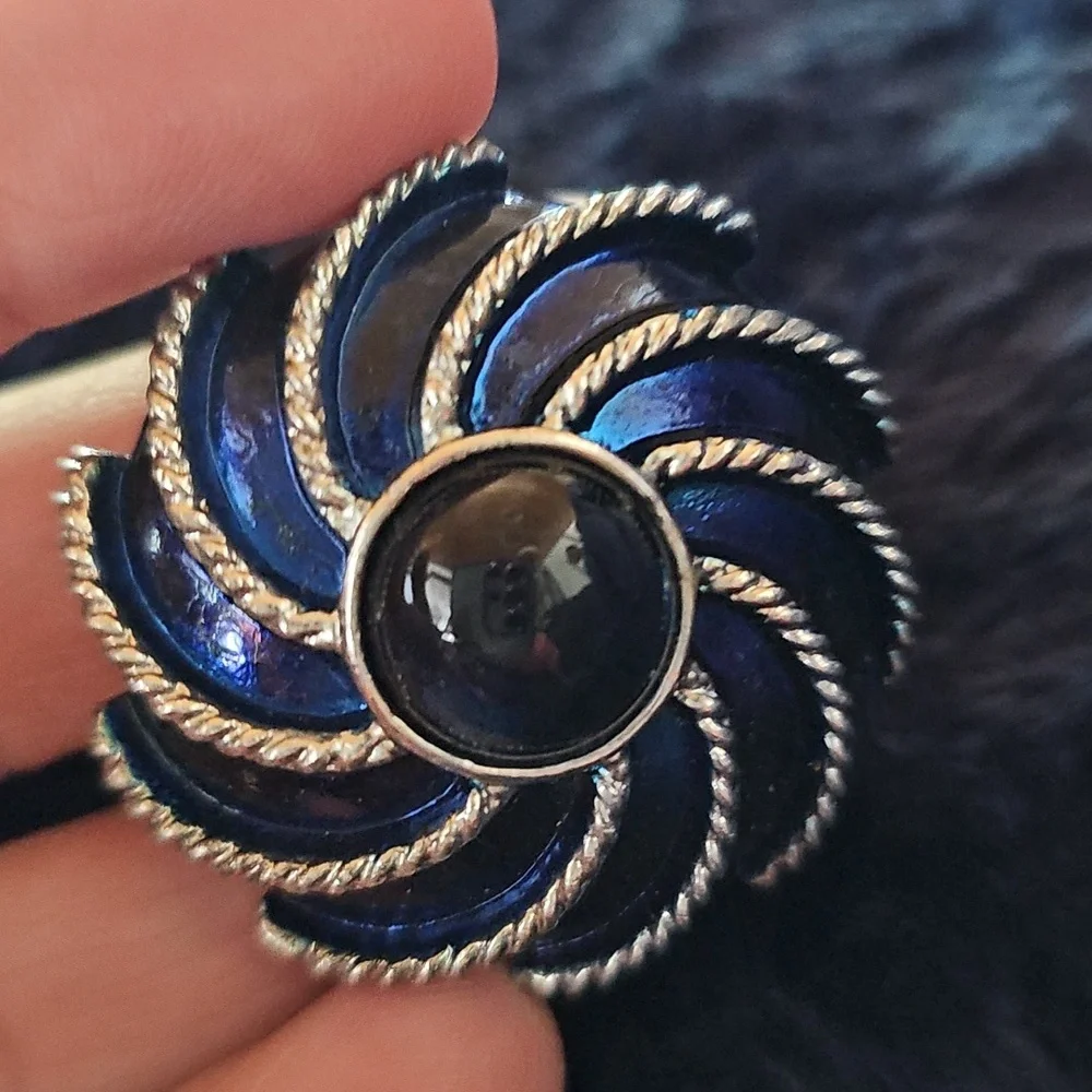 Vintage Avon Silver And Blue Swirl Brooch Pin